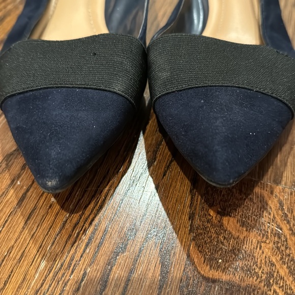 Ellen Tracy Navy Suede Flats with Black Elastic size 7.5 - Picture 2 of 5